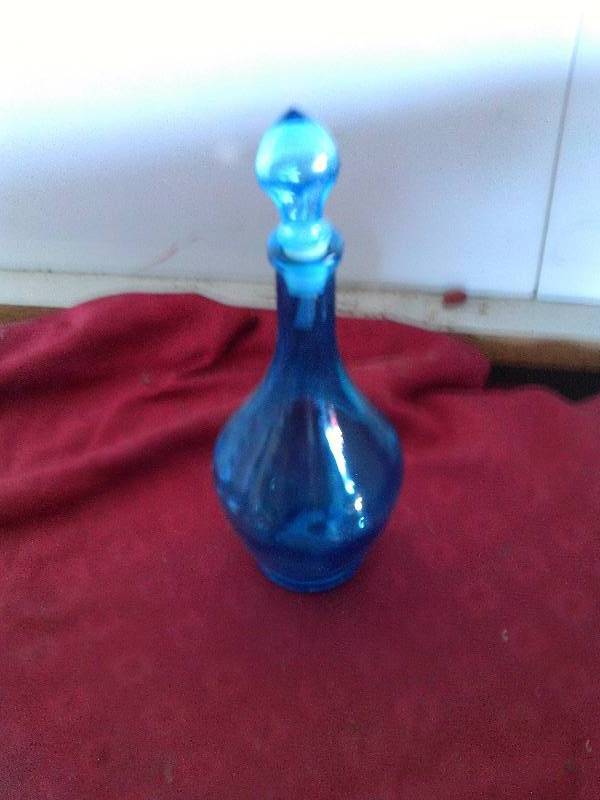lot 220 image: vintage cobalt blue bottle