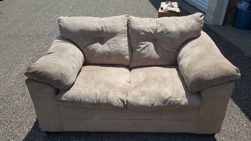 Tan love seat