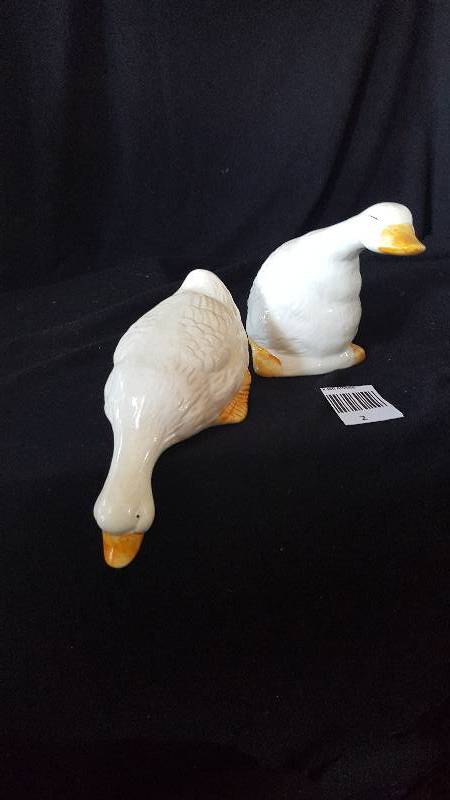 Lot of two ceramic ducks