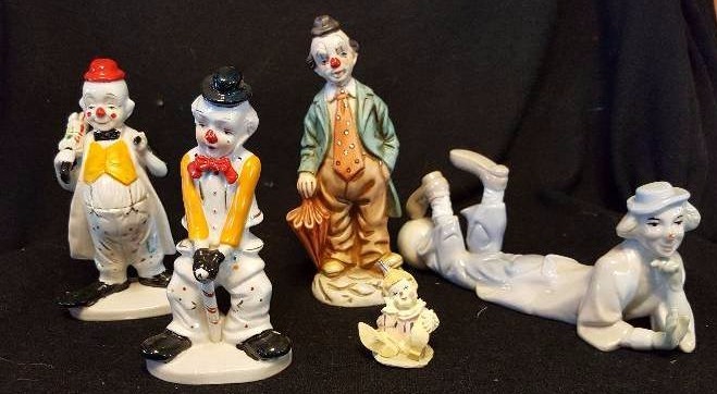 Lot of five ceramic clowns