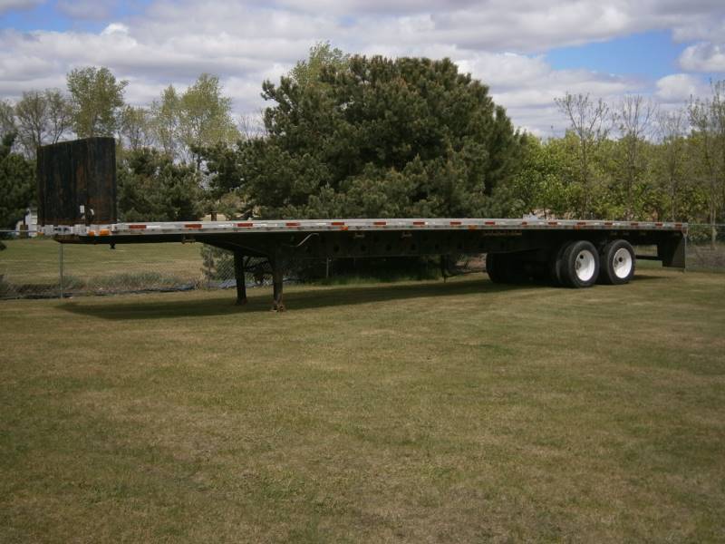 lot 1 image: 48 Transcraft Flatbed Semi Trailer