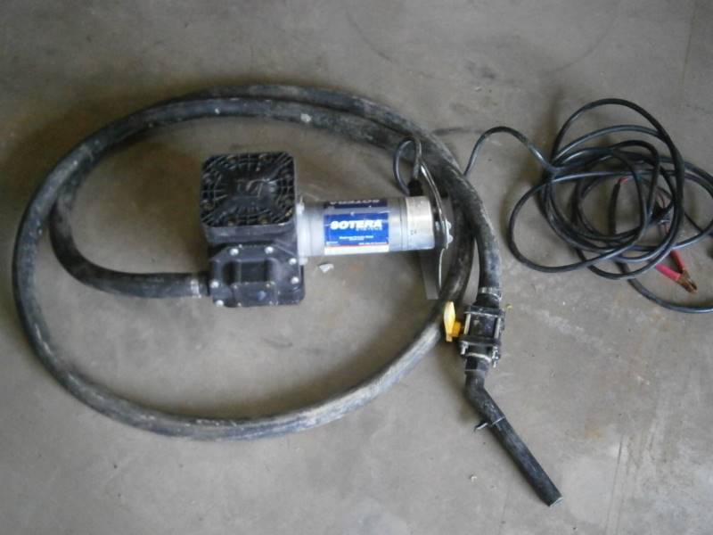 lot 7 image: 12 Volt Sotera Transfer Pump