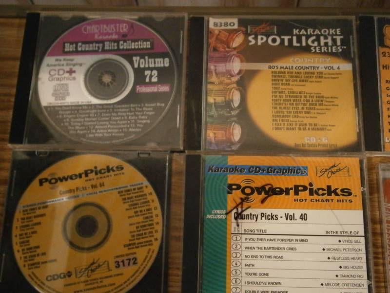 (12) Karaoke CD-Gs
