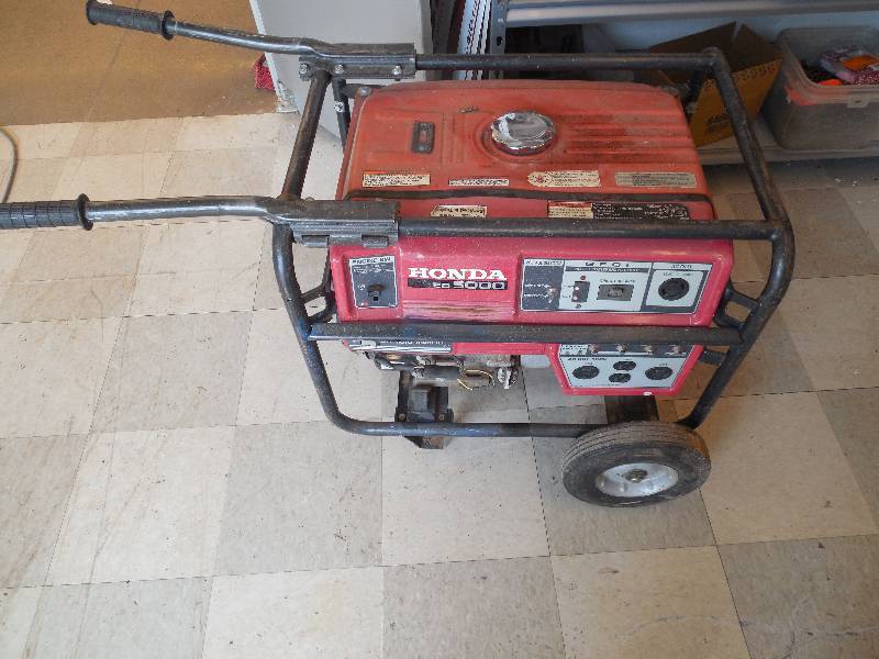 lot 3 image: Honda EB5000 Series Portable Generator