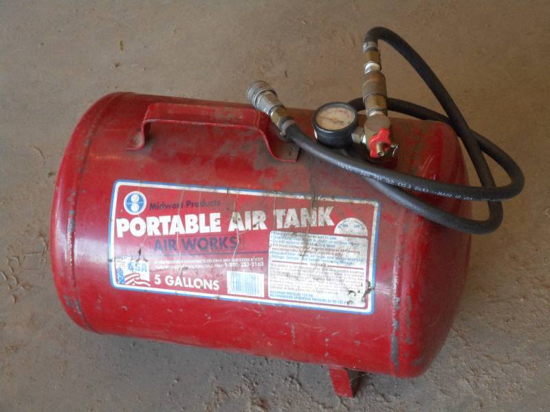 lot 14 image: 5-Gallon Portable Air Tank ...