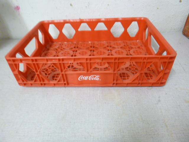 lot 24 image: Coca-Cola Crate