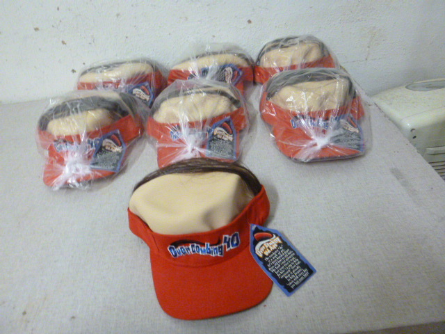 lot 33 image: 18 Over Combing 40 Caps