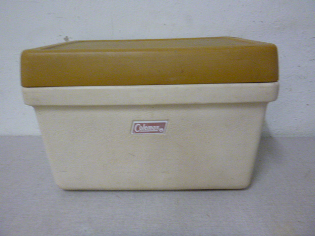 lot 38 image: Coleman Cooler