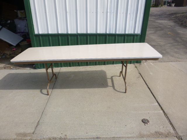 lot 62 image: Banquet Table