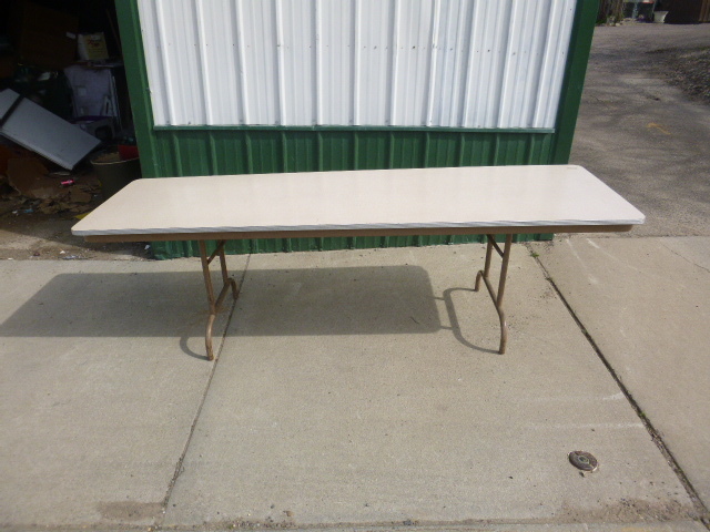 lot 63 image: Banquet Table