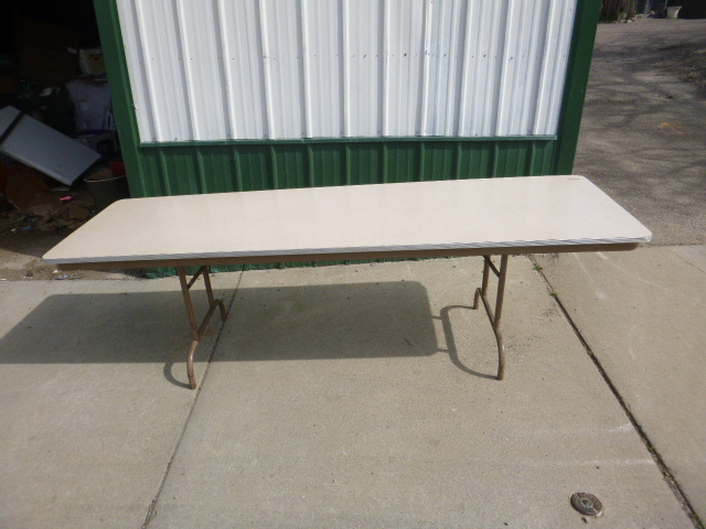 lot 64 image: Banquet Table