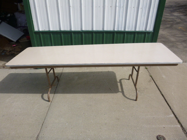 lot 65 image: Banquet Table
