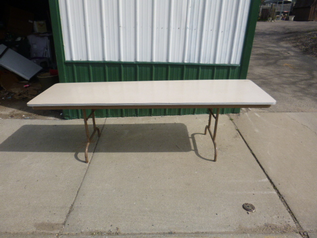 lot 67 image: Banquet Table