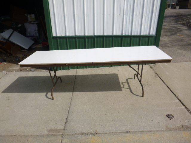 lot 70 image: Banquet Table