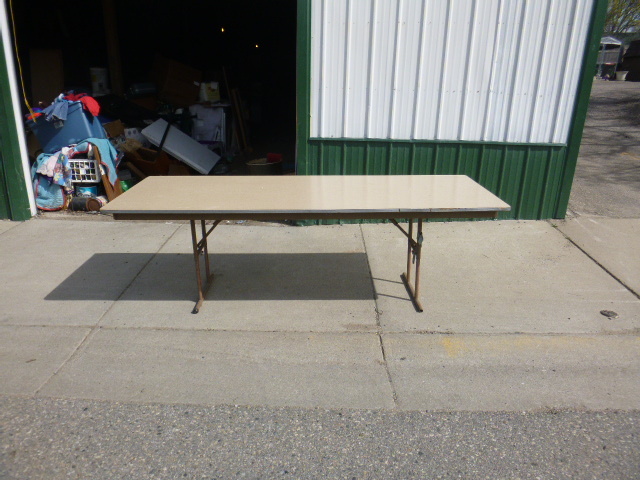 lot 71 image: Banquet Table