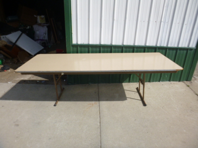 lot 72 image: Banquet Table