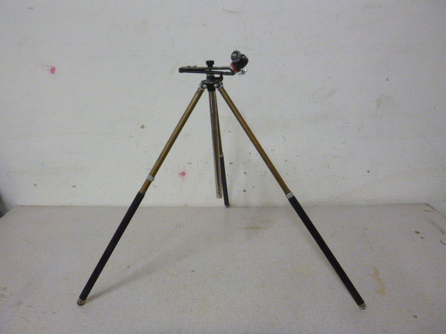 lot 87 image: Focal Tripod