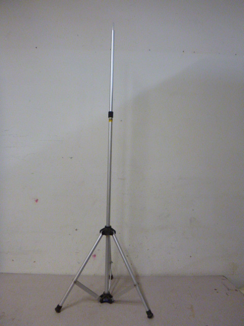 lot 90 image: Welt Tripod