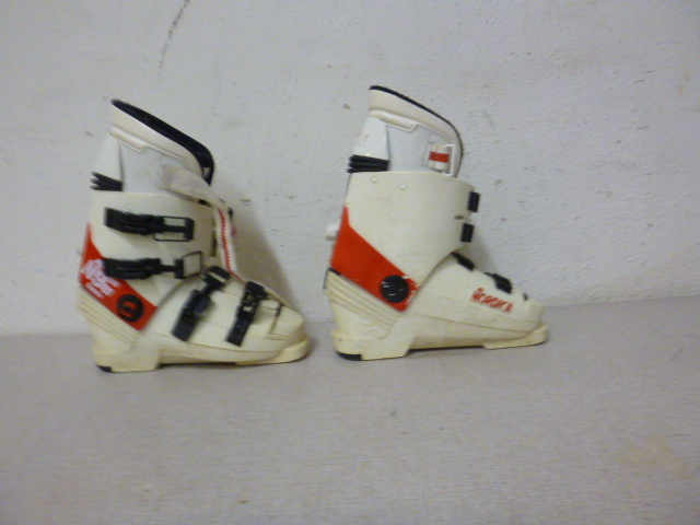 lot 97 image: Nordica Ski Boots
