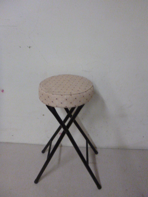 lot 117 image: Folding Vanity Chair