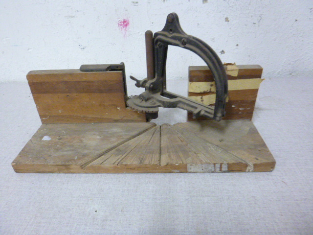 lot 118 image: Vintage Miter Box