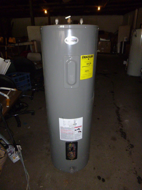 lot 133 image: Richmond Electric Hot Water Heater