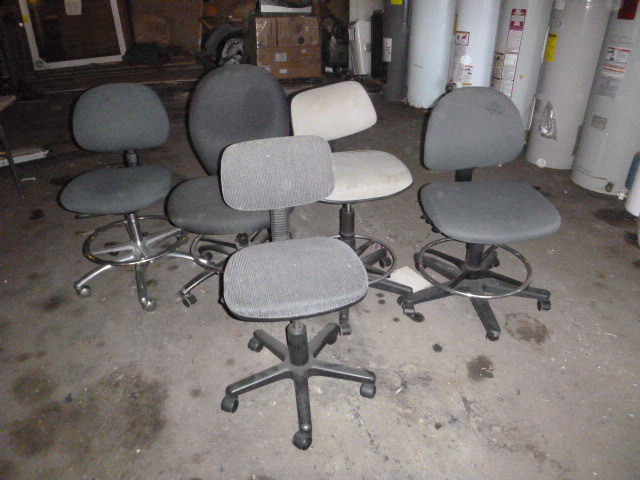 lot 134 image: 5 Office Chairs