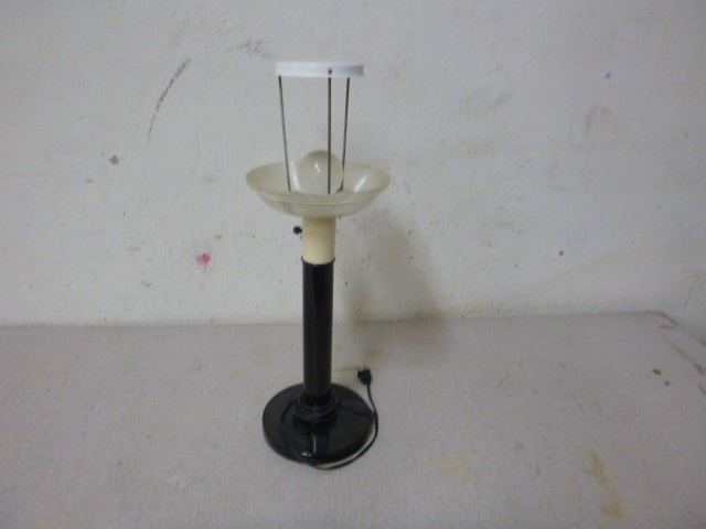 lot 147 image: Desk Lamp