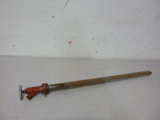 lot 154 image: Barrel Pump