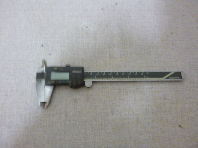 lot 157 image: Mitutoyo Digital Caliper