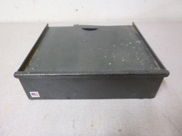 lot 193 image: Post Drawer