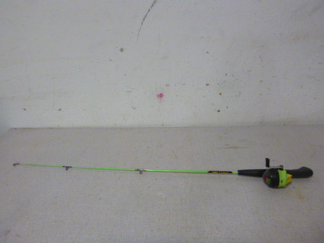 lot 195 image: Childs Zebco Hot Reels Rod and Reel