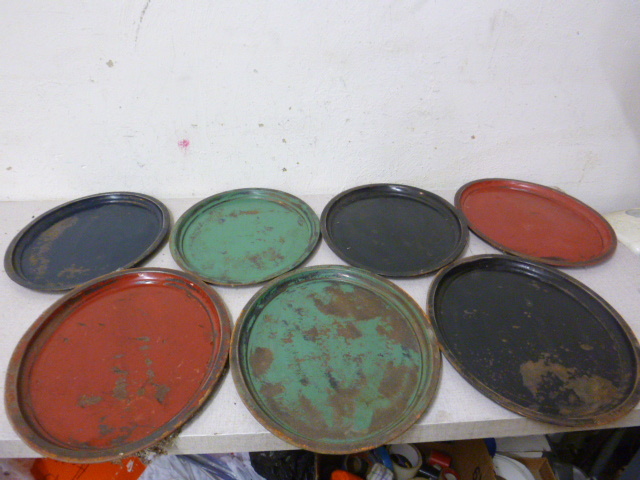 lot 214 image: 7 Serving Trays