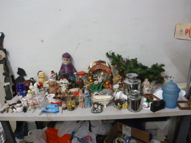 lot 232 image: Miscellaneous Home Dcor