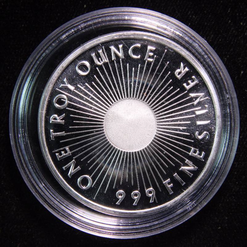 1 TROY OZ. .999 FINE SILVER ROUND SUNSHINE MINTING IN AIRTITE HOLDER