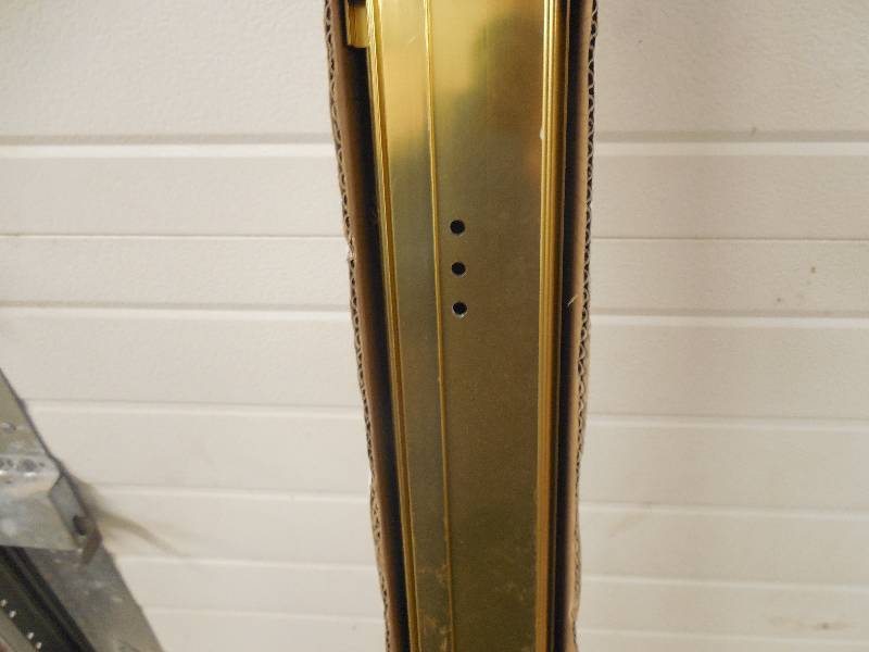 lot 150 image: 31 In. Pivoting Shower Door Track In Polished Brass