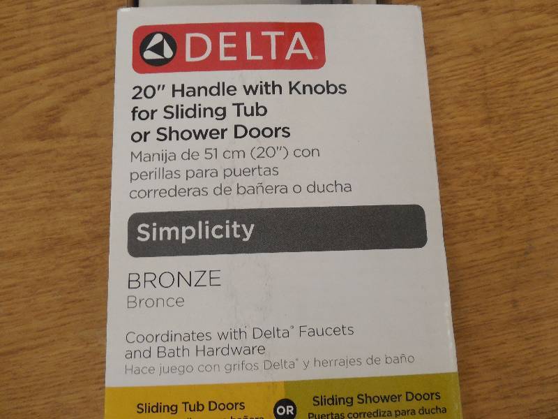 lot 200 image: DELTA 20 HANDLE WITH KNOBS FOR SHOWER DOOR