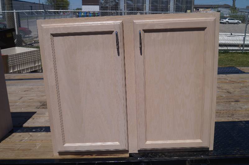 lot 25 image: Upper Wall Cabinet