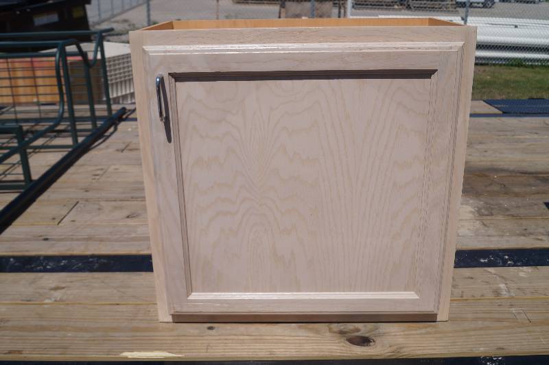 lot 26 image: Upper Wall Cabinet