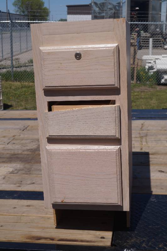 lot 28 image: Base Cabinet