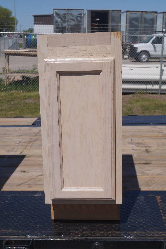 lot 29 image: Base Cabinet