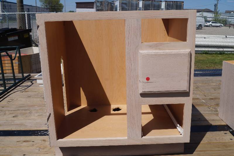 lot 40 image: Base Cabinet