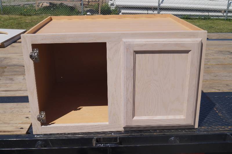 lot 41 image: Upper Cabinet