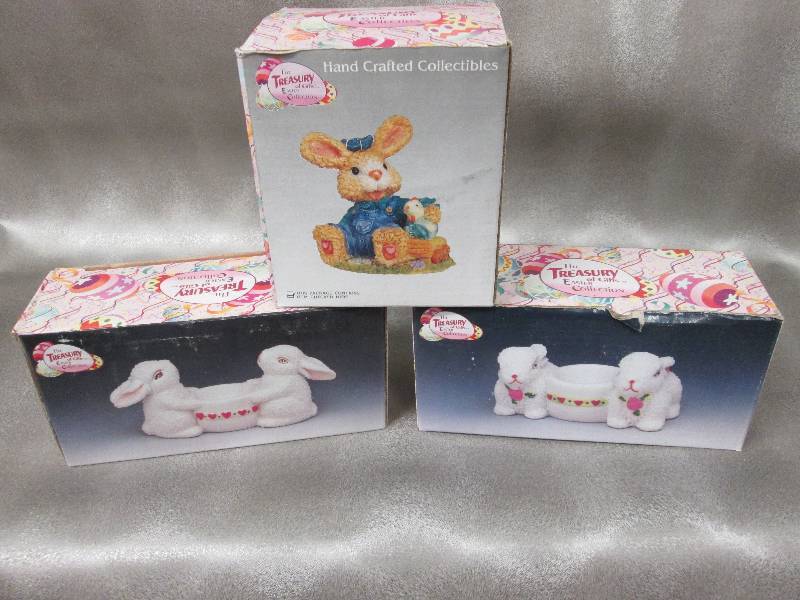 lot 5 image: Lot of 3 Treasury of Gifts Easter C...