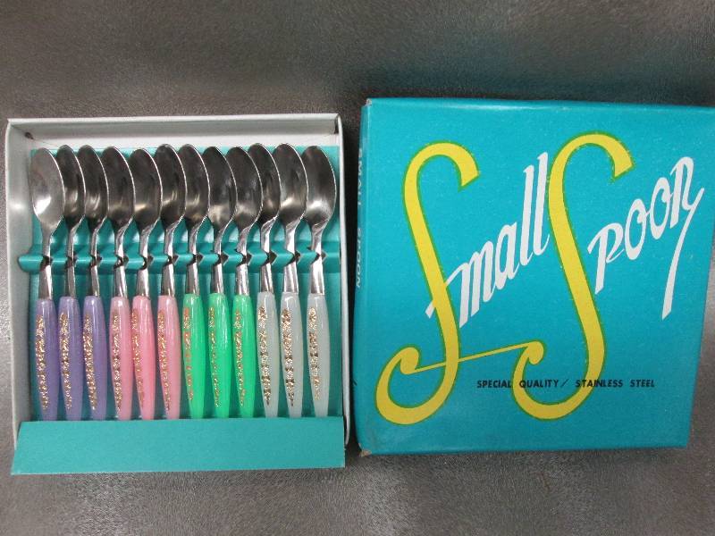 lot 15 image: Set of 12 Stainless Steel Baby Spoo...