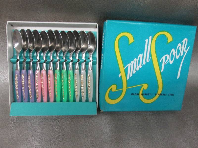 lot 16 image: Set of 12 Stainless Steel Baby Spoo...