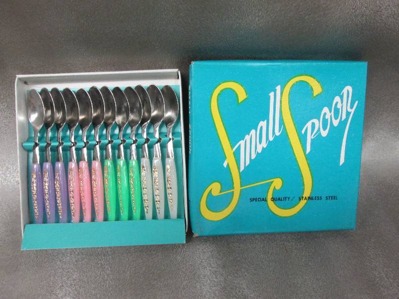 lot 24 image: Set of 12 Stainless Steel Baby Spoo...