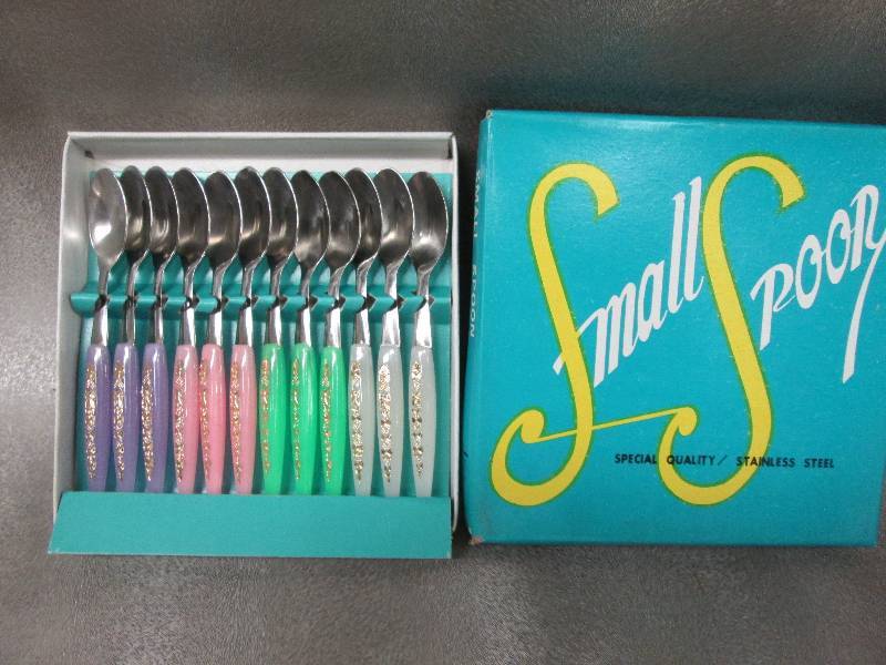lot 25 image: Set of 12 Stainless Steel Baby Spoo...