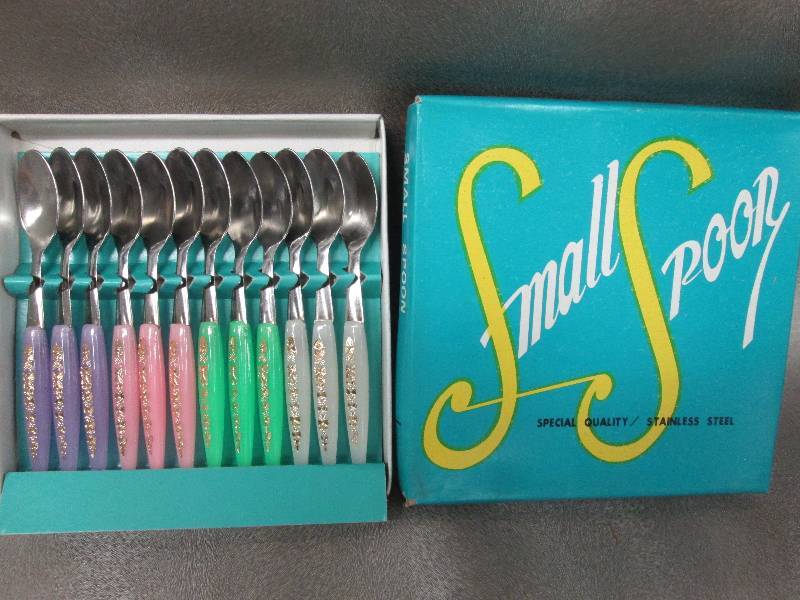 lot 27 image: Set of 12 Stainless Steel Baby Spoo...