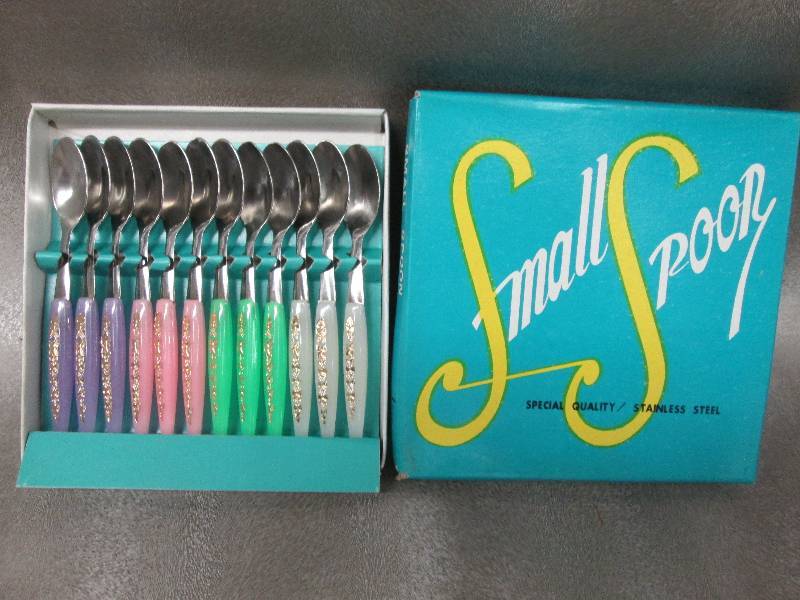 lot 29 image: Set of 12 Stainless Steel Baby Spoo...